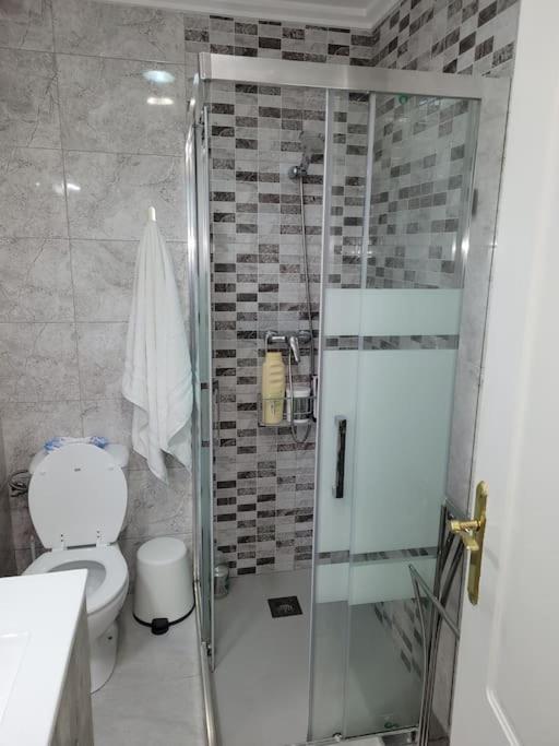 Bajo Con Terraza Y Piscina