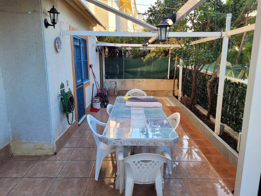 Bajo Con Terraza Y Piscina Apartment *