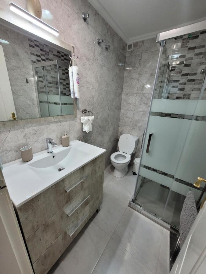Apartamento Bajo Con Terraza Y Piscina *