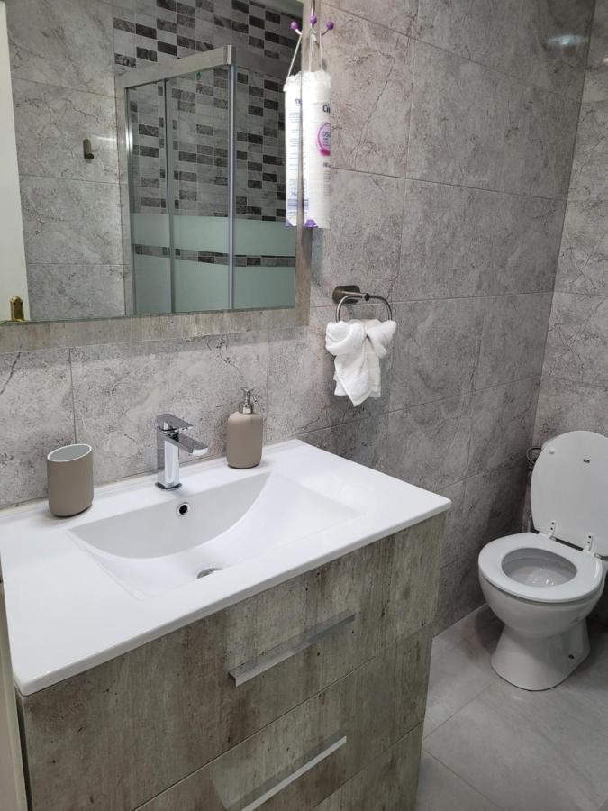 Bajo Con Terraza Y Piscina Apartament *